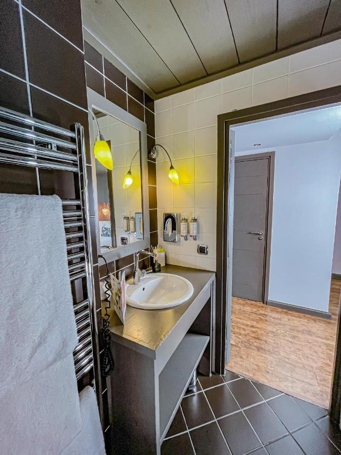 שאמברי La Maison Rouge מראה חיצוני תמונה